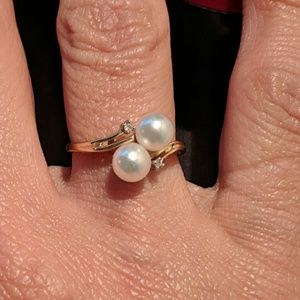 14K gold pearl and diamond ring